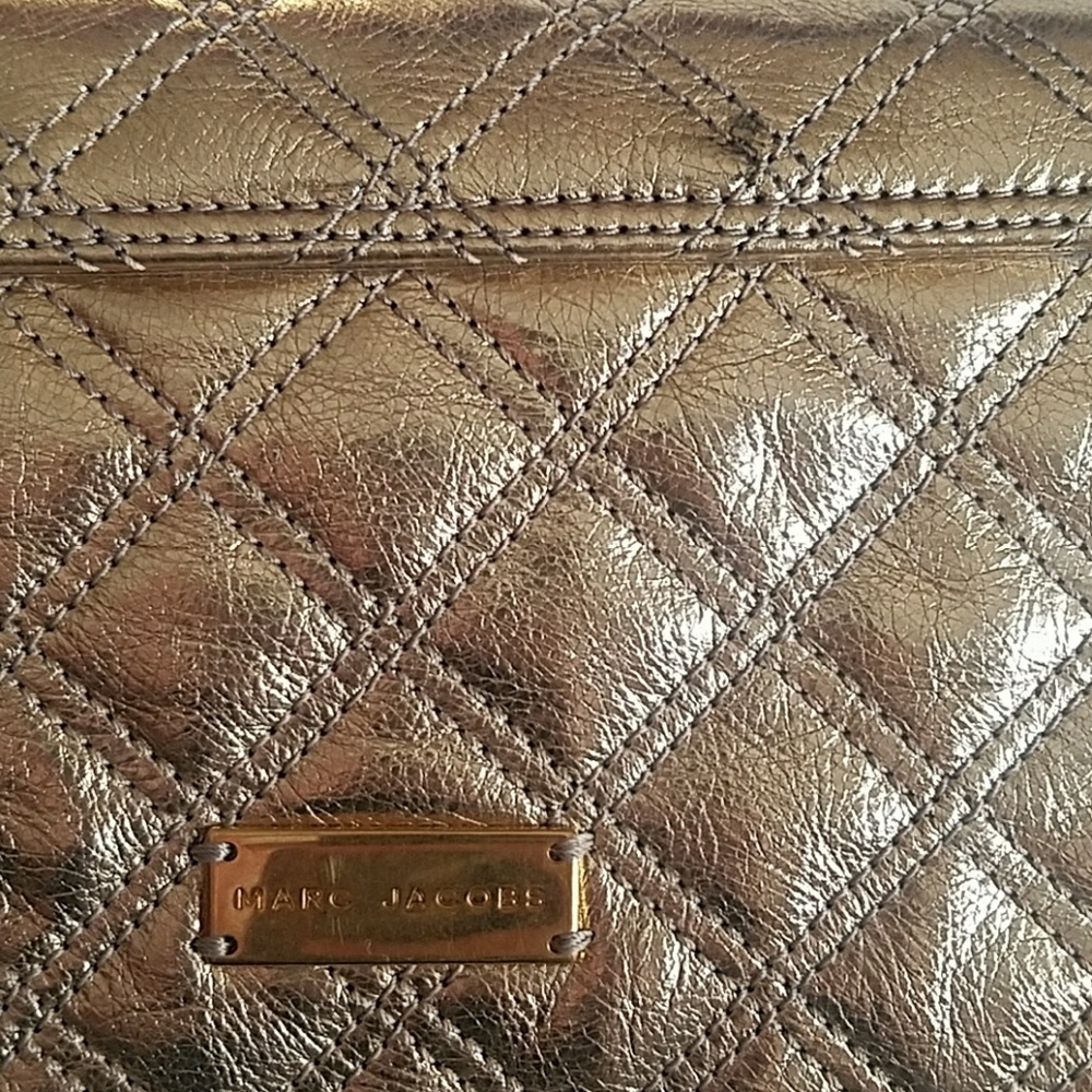 Marc Jacobs Quilted Gold Crossbody - Picture 4 of 8